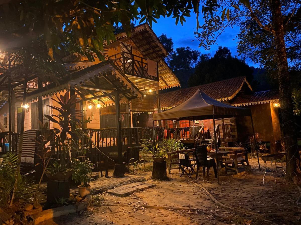 Rustic Chalet - Dahlia N Mawar At Sedim Vista Kulim Exteriér fotografie