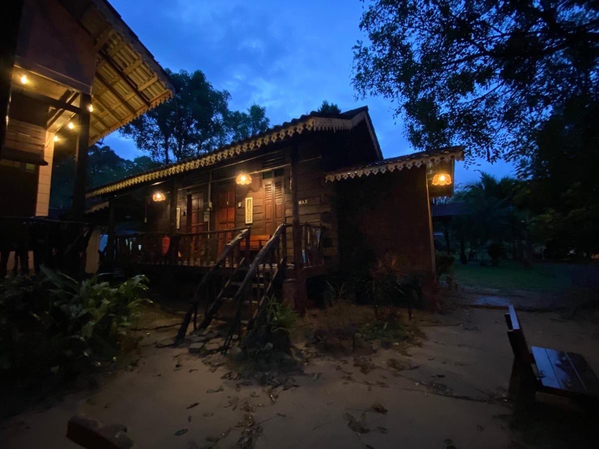 Rustic Chalet - Dahlia N Mawar At Sedim Vista Kulim Exteriér fotografie