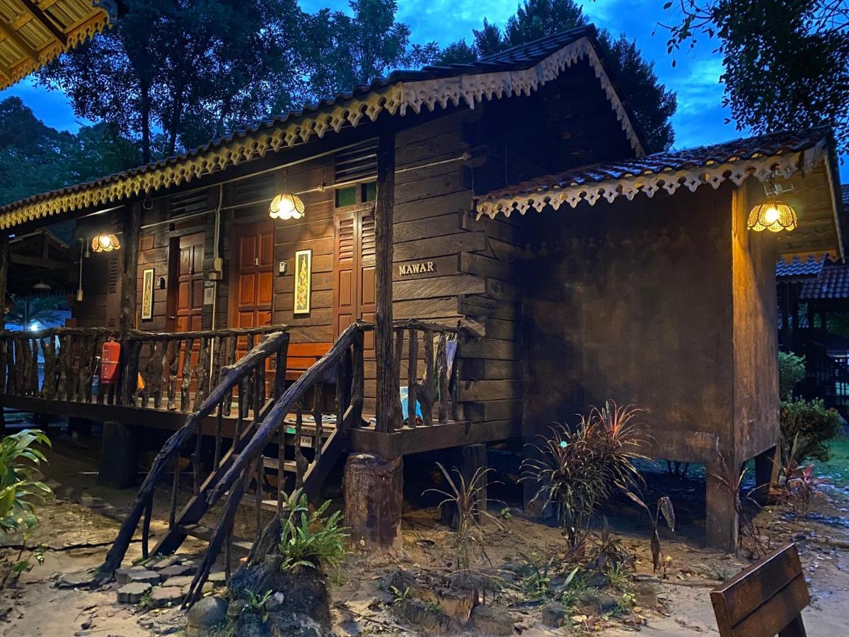 Rustic Chalet - Dahlia N Mawar At Sedim Vista Kulim Exteriér fotografie